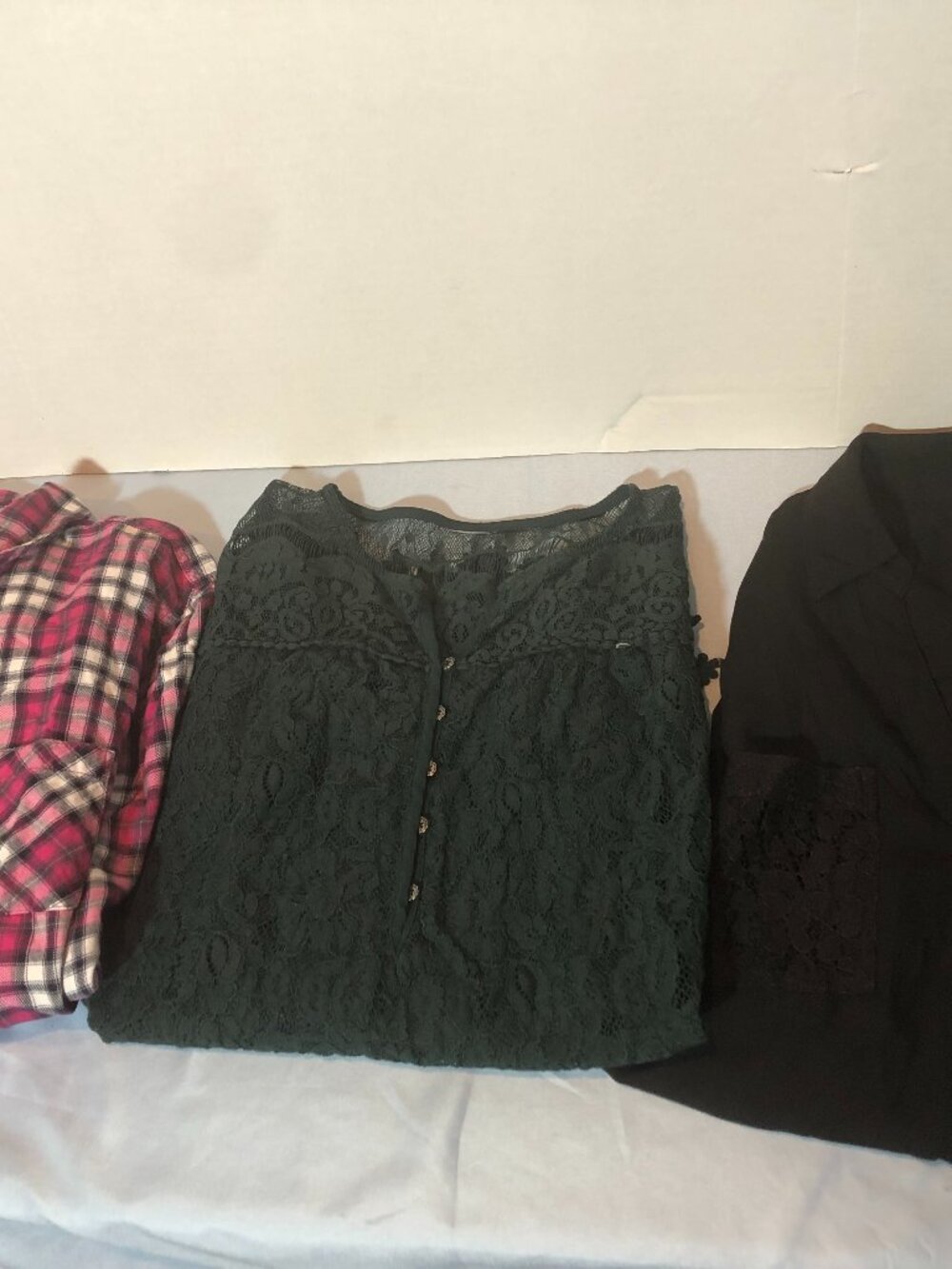 LOT of 3 Tops American Eagle MED, Green Lace, Candies MED 19-20" Pit to Pit